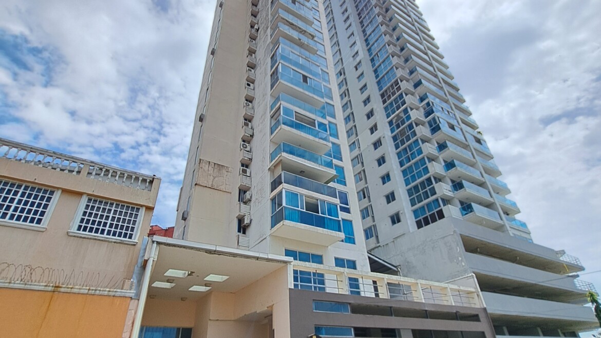 Apartamento en Villa de las Fuentes No. 1 PH Zahori